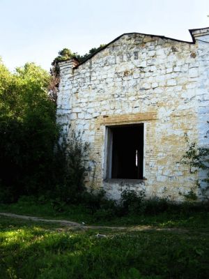 Развалины водонасосной станции.