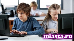 Российских школьников научат правильному поведению в соцсетях