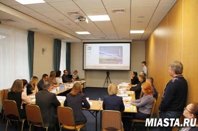 О СОЦИАЛЬНЫХ ПОСОБИЯХ ЗА «КРУГЛЫМ СТОЛОМ»