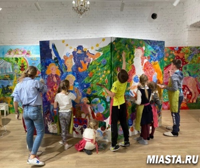 Почта России доставит самую большую открытку в резиденцию Деда Мороза