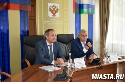 Главный федеральный инспектор отметил увеличение доли электронных услуг Росреестра в Тюменской области