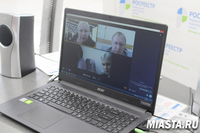 На специализированной выставке тюменцев проконсультировали по регистрации недвижимости