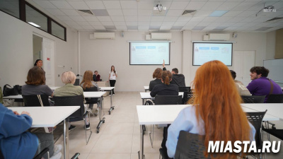 Тюменский Росреестр провел со студентами тематическую беседу