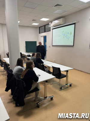 Тюменский Росреестр провел обучающее занятие со студентами