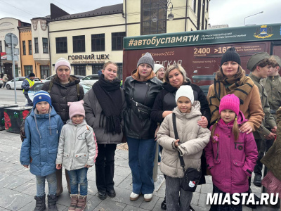 Представители Тюменского Росреестра посетили передвижной музей «Автобус памяти»