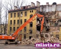 В России в 2015 году снесут более десяти тысяч аварийных домов