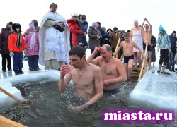 Врачи предупредили тюменцев об опасностях крещенского купания