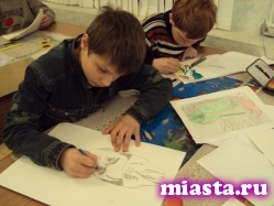 Сотни детей со всей России нарисовали рисунки для марок и конвертов в честь Дня Победы