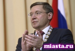 Чиновникам пригрозили "красной карточкой" за вред бизнесу