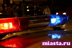 В центре Тюмени пьяный водитель врезался в фонарь, пассажирка в коме