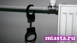 Две 18-летние тюменки попали в плен к насильнику