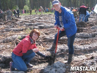 Почтовики приняли участие в акции «Лес Победы»