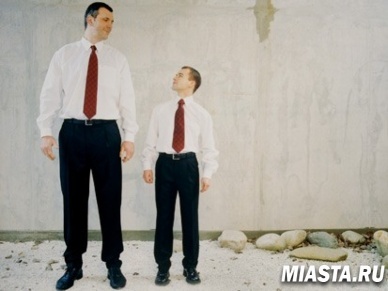 Высокие люди больше зарабатывают, выяснили ученые