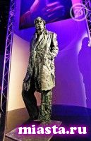 В Ханты-Мансийске открывают памятник Александру Абдулову