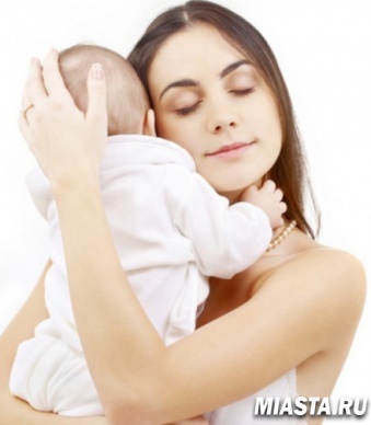 Современные женщины готовы к раннему материнству