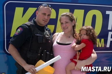 Вместо ареста воровки этот полицейский сделал то, чего никто не ожидал