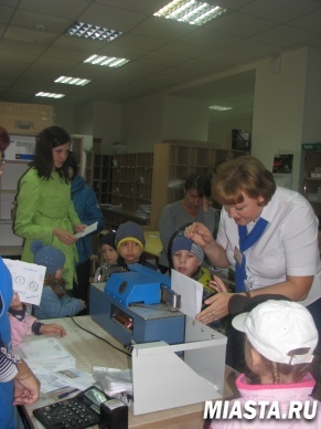 Сотрудники Почты России провели экскурсию для юных тюменцев