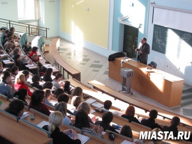 Рособрнадзор приостановил аккредитацию в 11 вузах