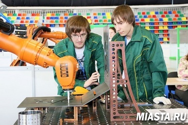 В Екатеринбурге началась олимпиада рабочих рук