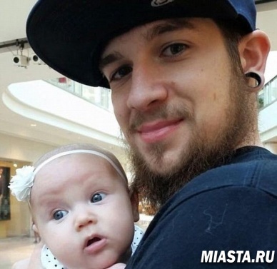 Очень трогательная история про молодого отца-одиночку