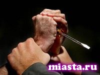 Селянин по пьянке пырнул отверткой собутыльника