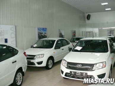 В Тюмени пострадавшие на производстве получили ключи от новой  «Лада-Гранта»