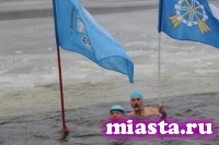 Тюменские моржи открыли третий сезон зимнего плавания в Тюмени на Туре