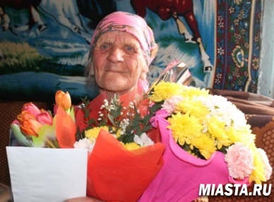 В Сладковском районе поздравили долгожительницу