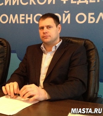 На вопросы журналистов районных СМИ о получение государственных услуг ПФР в электронном виде отвечает заместитель управляющего Отделением Виталий Левенков