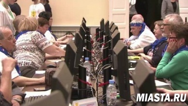 Два тюменских пенсионера стали участниками соревнований по компьютерному многоборью