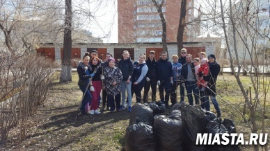 В преддверии праздника Молодежный совет тюменского Росреестра посетил ветеранов войны и труда