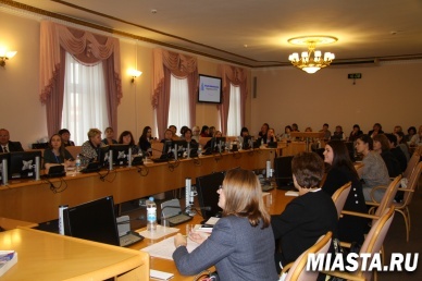 Специалисты тюменского Росреестра и областной нотариальной палаты рассмотрели вопросы электронной регистрации документов