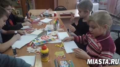 В Тюмени прошел мастер-класс по мейл-арту ко Дню защитника Отечества