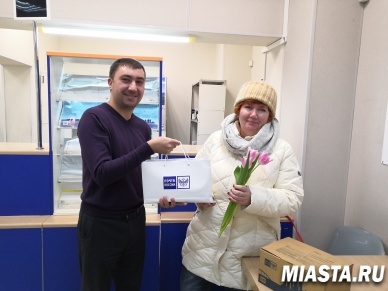 Почта России в Тюмени зарегистрировала тысячного клиента, оплатившего посылку в режиме онлайн