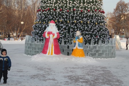 Дед Мороз и Снегурочка.