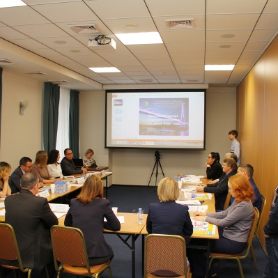 О СОЦИАЛЬНЫХ ПОСОБИЯХ ЗА «КРУГЛЫМ СТОЛОМ»