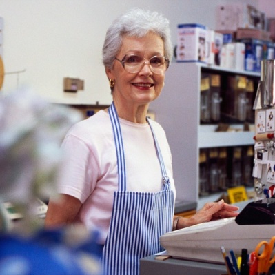 Работающие граждане старше 65 лет получат право уйти на больничный до 19 апреля
