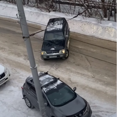 Парковка по-сибирски: мешаешь – на трос и в сторону