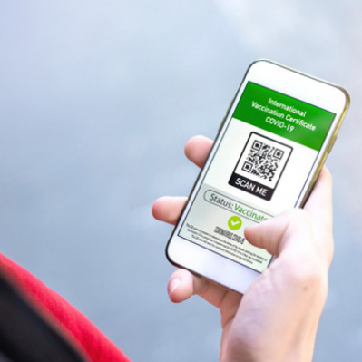 "Алиса" научилась показывать QR-код с "Госуслуг"