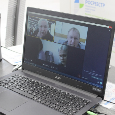 На специализированной выставке тюменцев проконсультировали по регистрации недвижимости