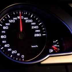 Уличным гонщикам хотят прописать обязательные работы