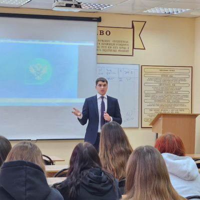 Тюменский Росреестр провел серию профориентационных мероприятий