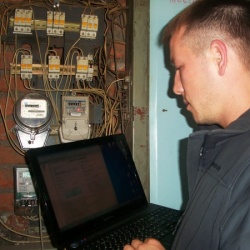 Россиян освободят от платы за перевод часов в электросчетчиках