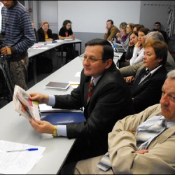 Спецкомиссия проверит рабочие места журналистов и артистов