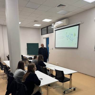 Тюменский Росреестр провел обучающее занятие со студентами