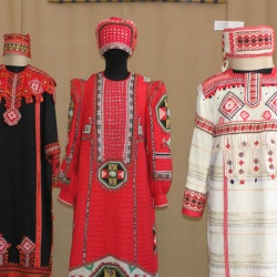 В тюменском музее представлена история русского костюма
