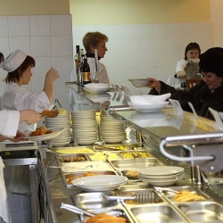 Роспотребнадзор: Опасные предприятия общепита будут проверяться чаще