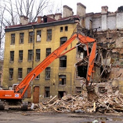 В России в 2015 году снесут более десяти тысяч аварийных домов