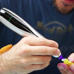 В Китае начали выпуск "холодной" 3D-ручки, изобретенной в Томске