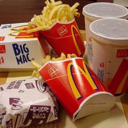 Тюменский McDonald’s попался на нарушениях